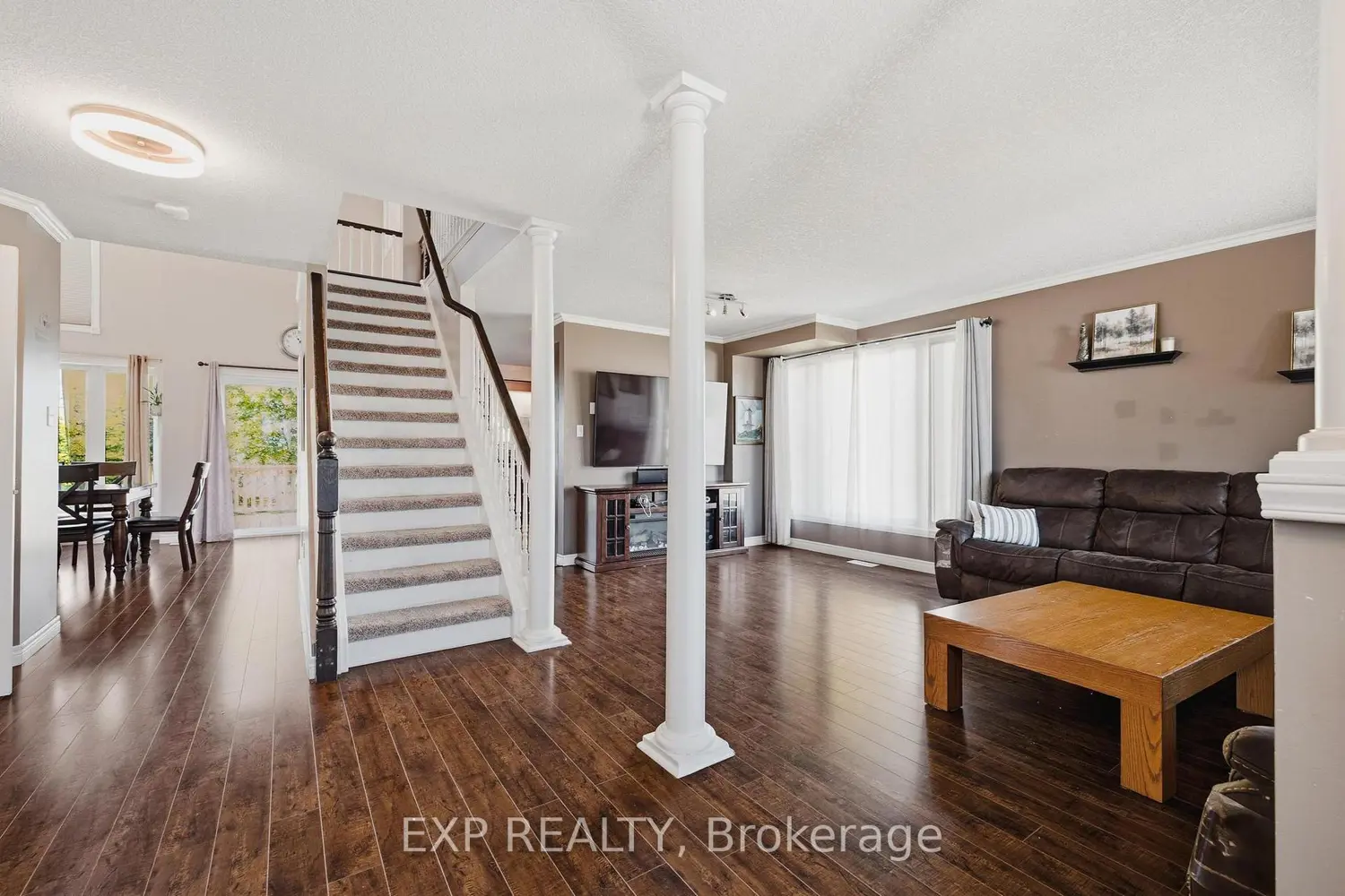 91 Andrews Drive photo 4
