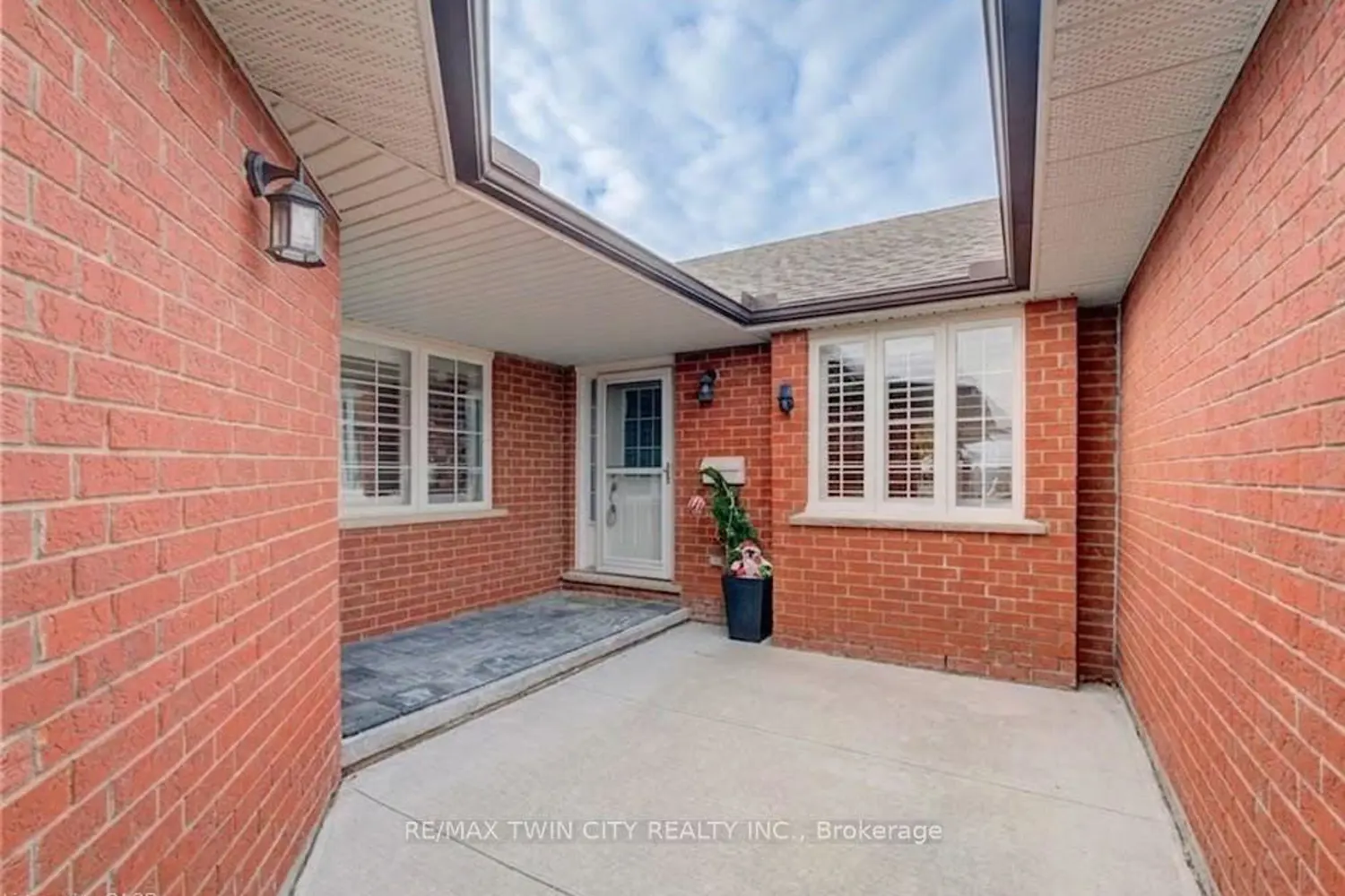 10 Isherwood Avenue 18