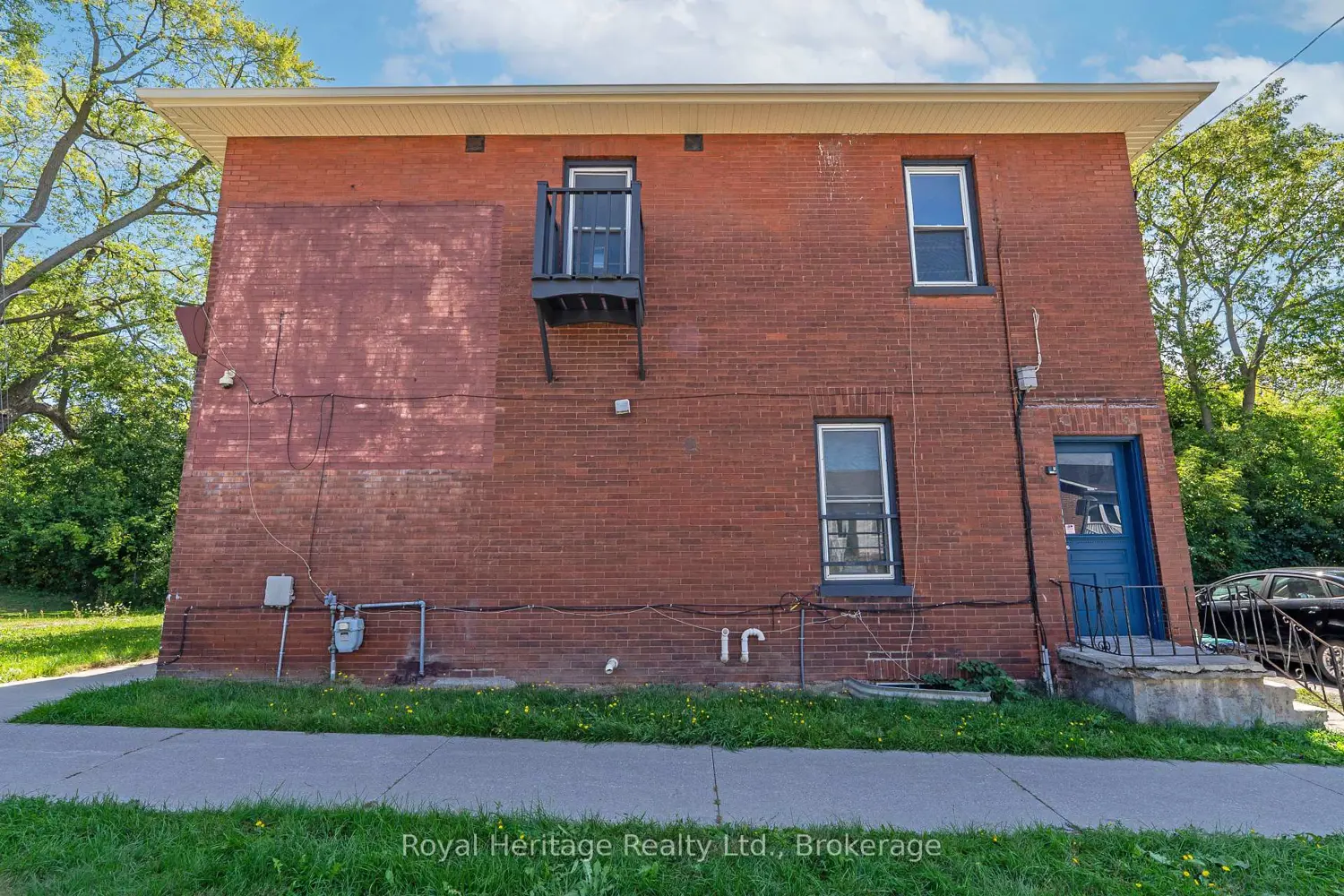 394 Centre Street photo 5