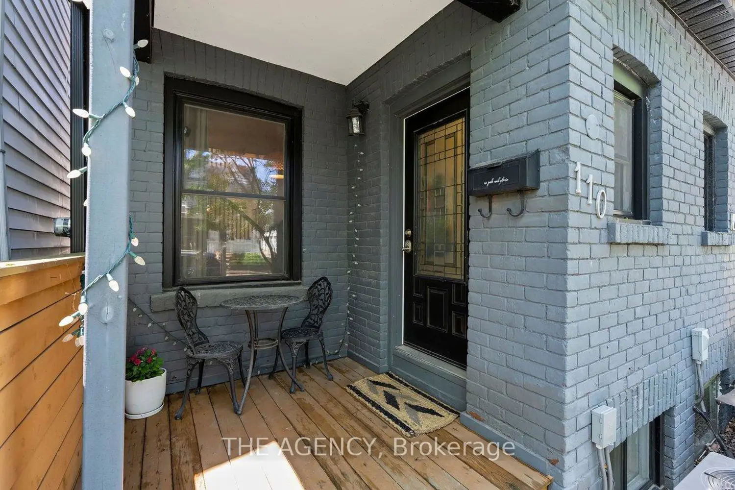 110 Hastings Avenue photo 2