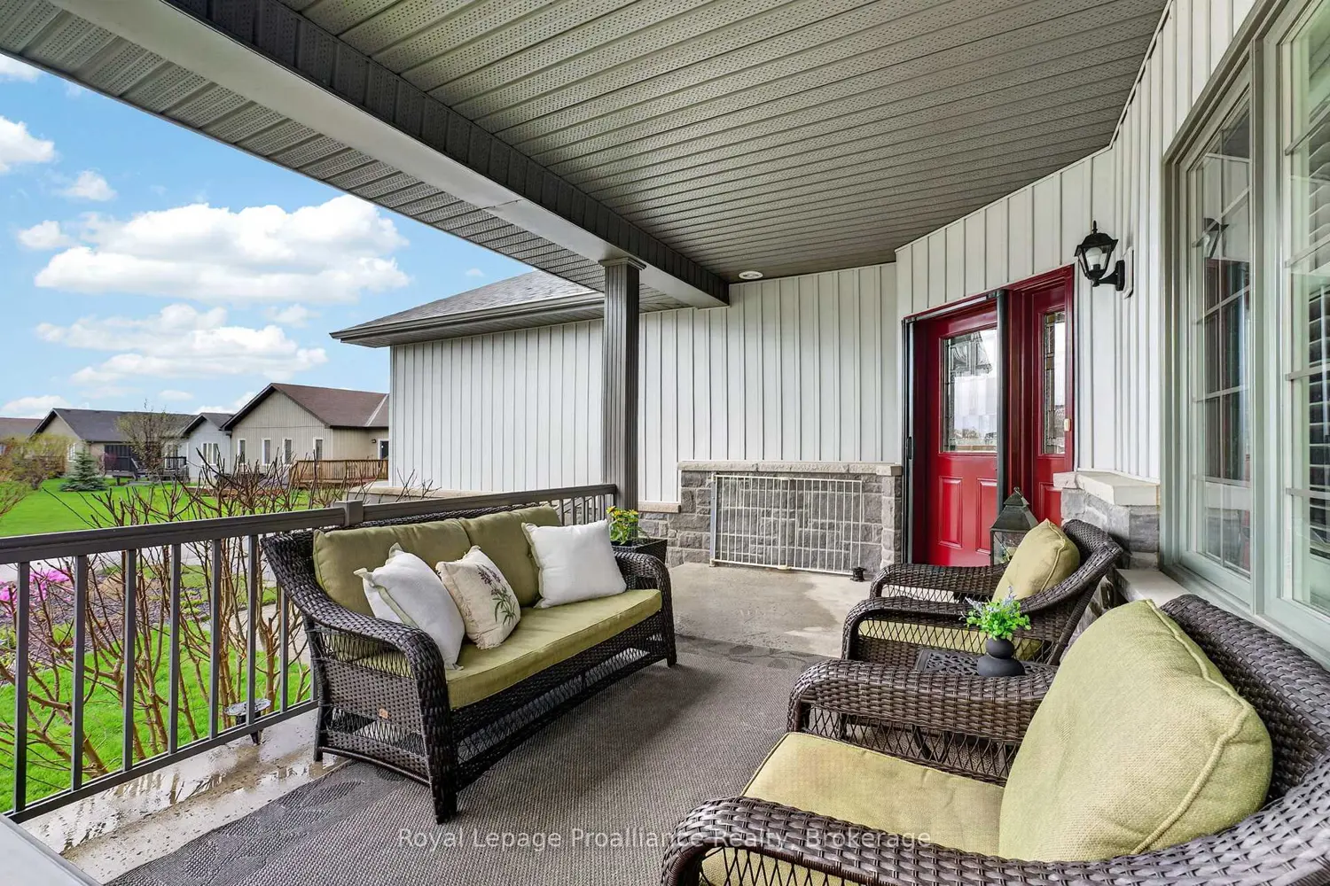 4 Merrill Drive photo 4