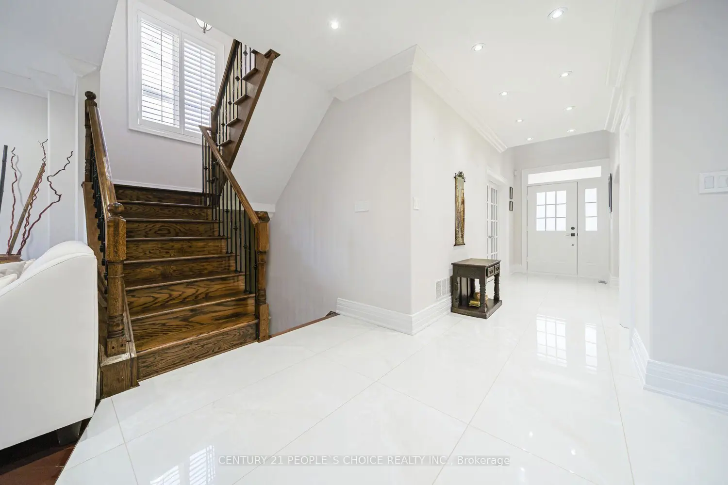 915 Gaslight Way photo 5