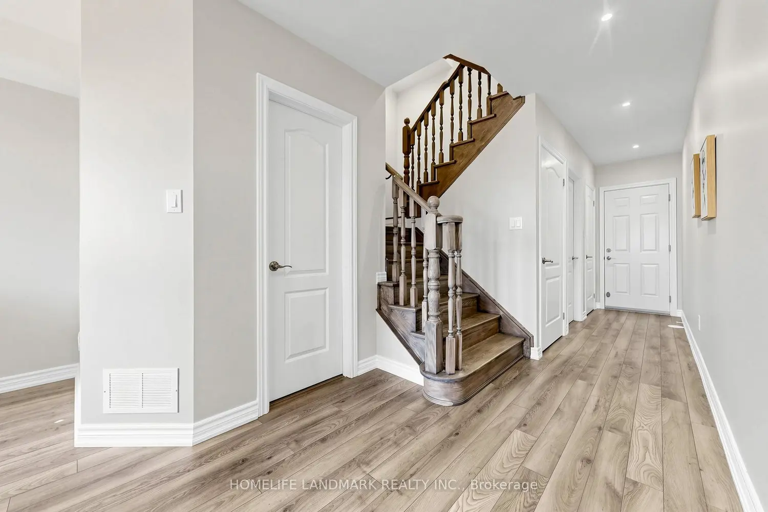 4798 16Th Avenue photo 3