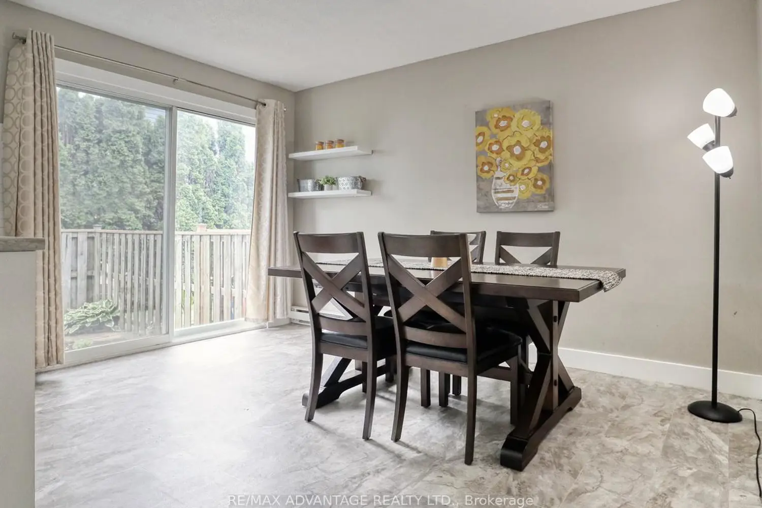 132 Monmore Road photo 5