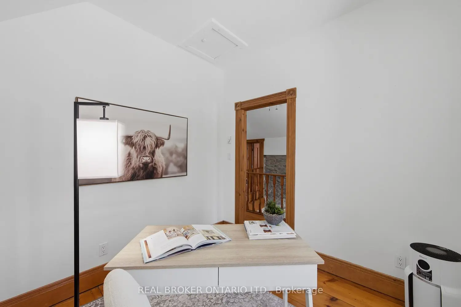2090 Beach Road photo 4
