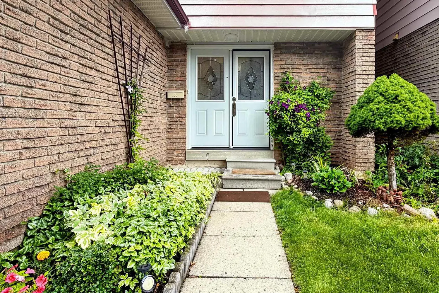 54 Ashridge Drive photo 3