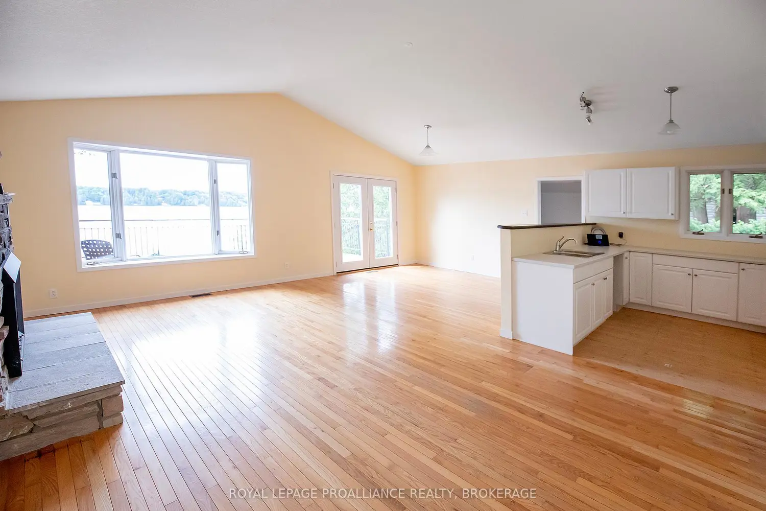 4502 Red Maple Lane photo 2