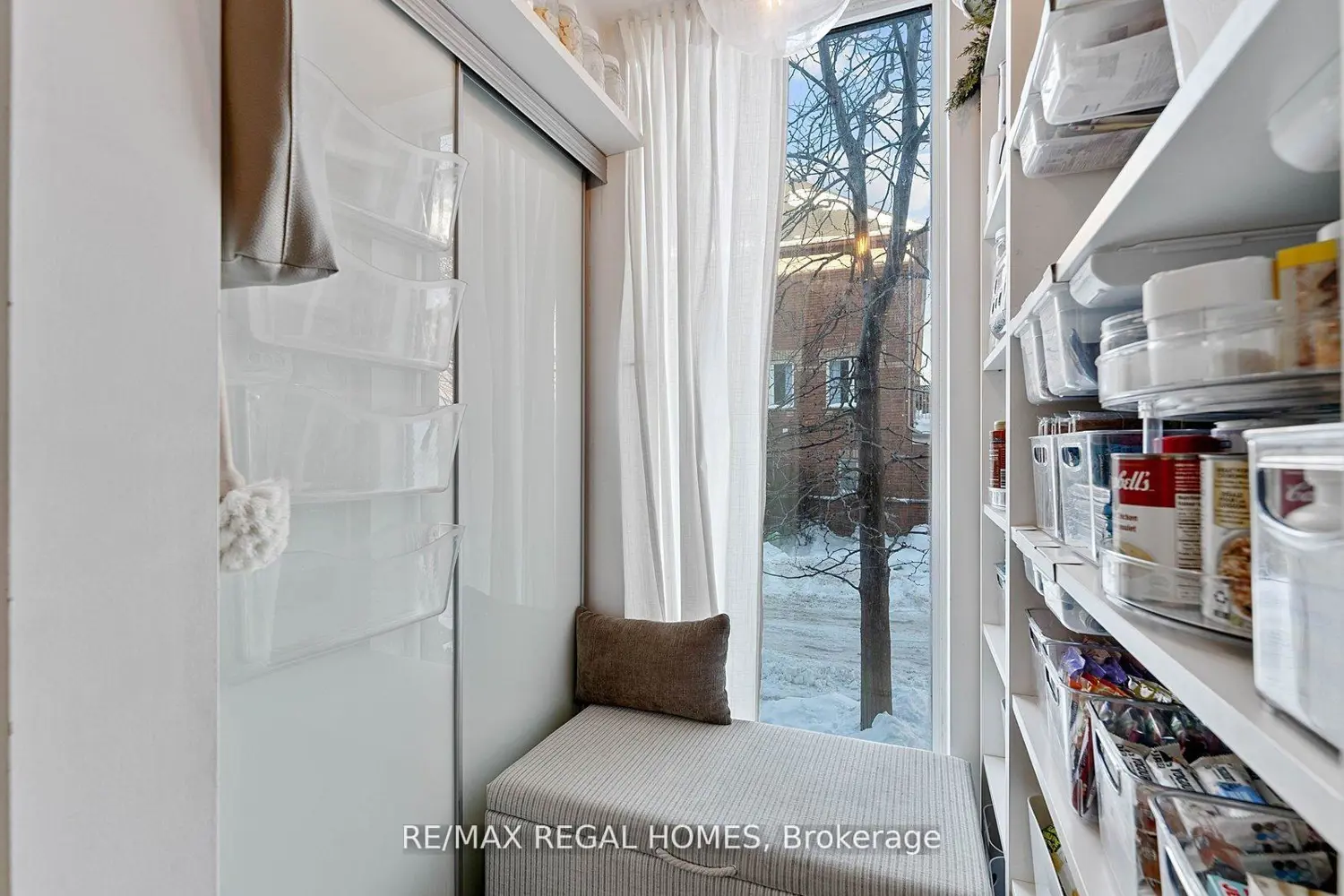 1238 Dundas Street Th110 photo 4