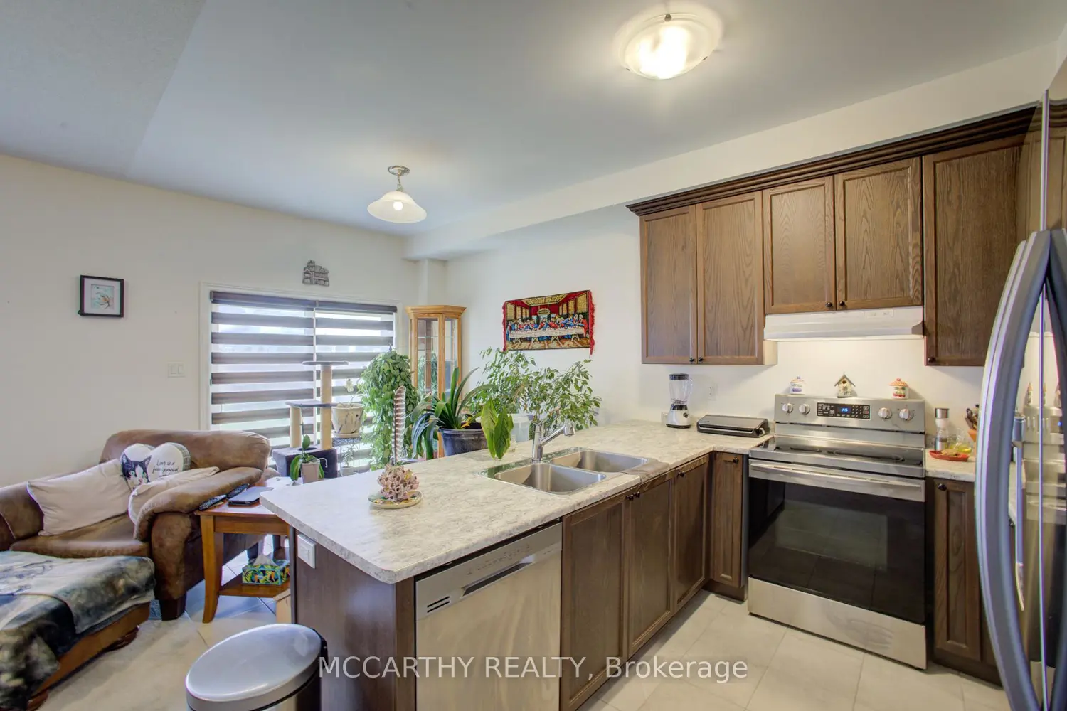 160 Clark Street photo 2