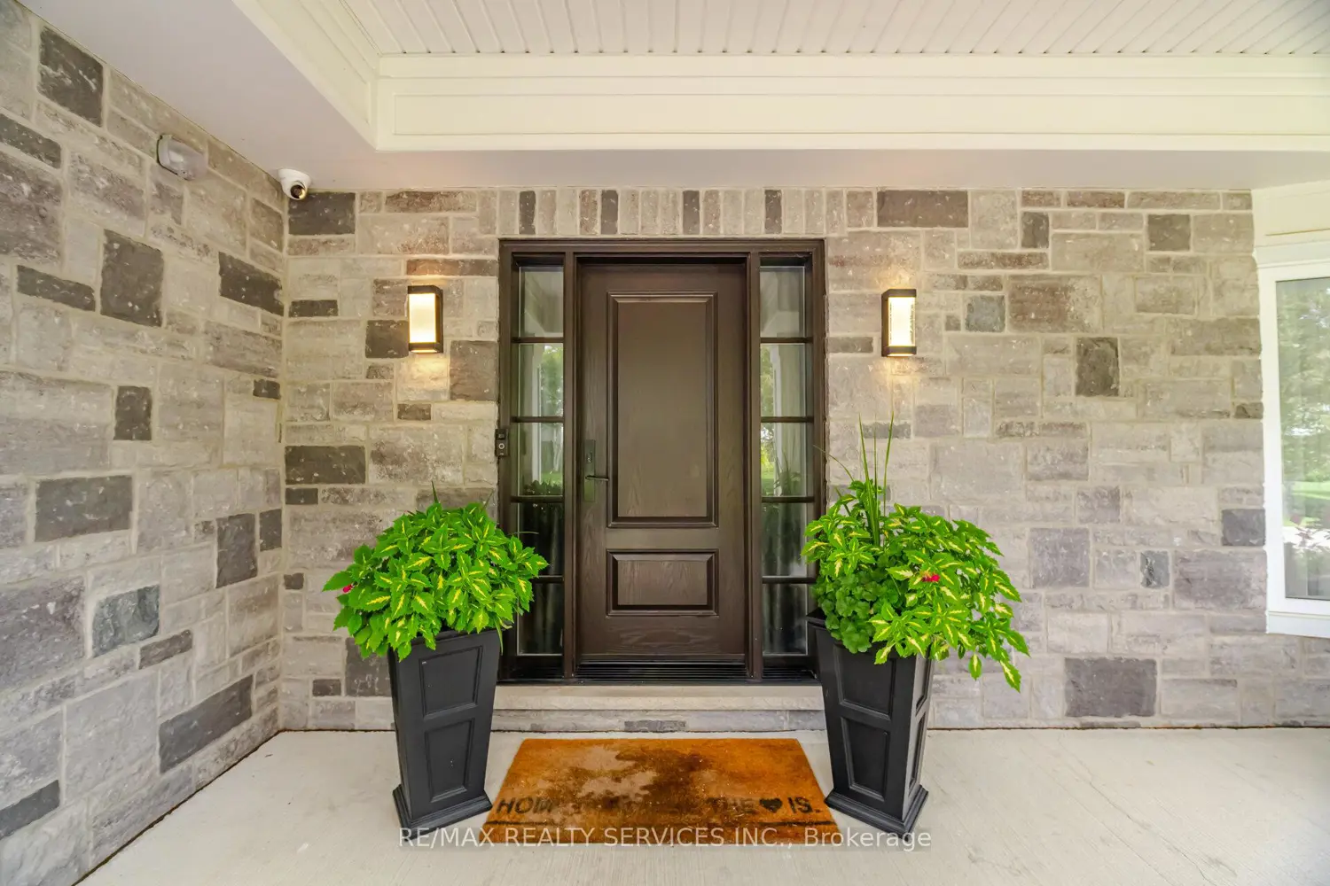 8 Ridgehill Drive photo 2