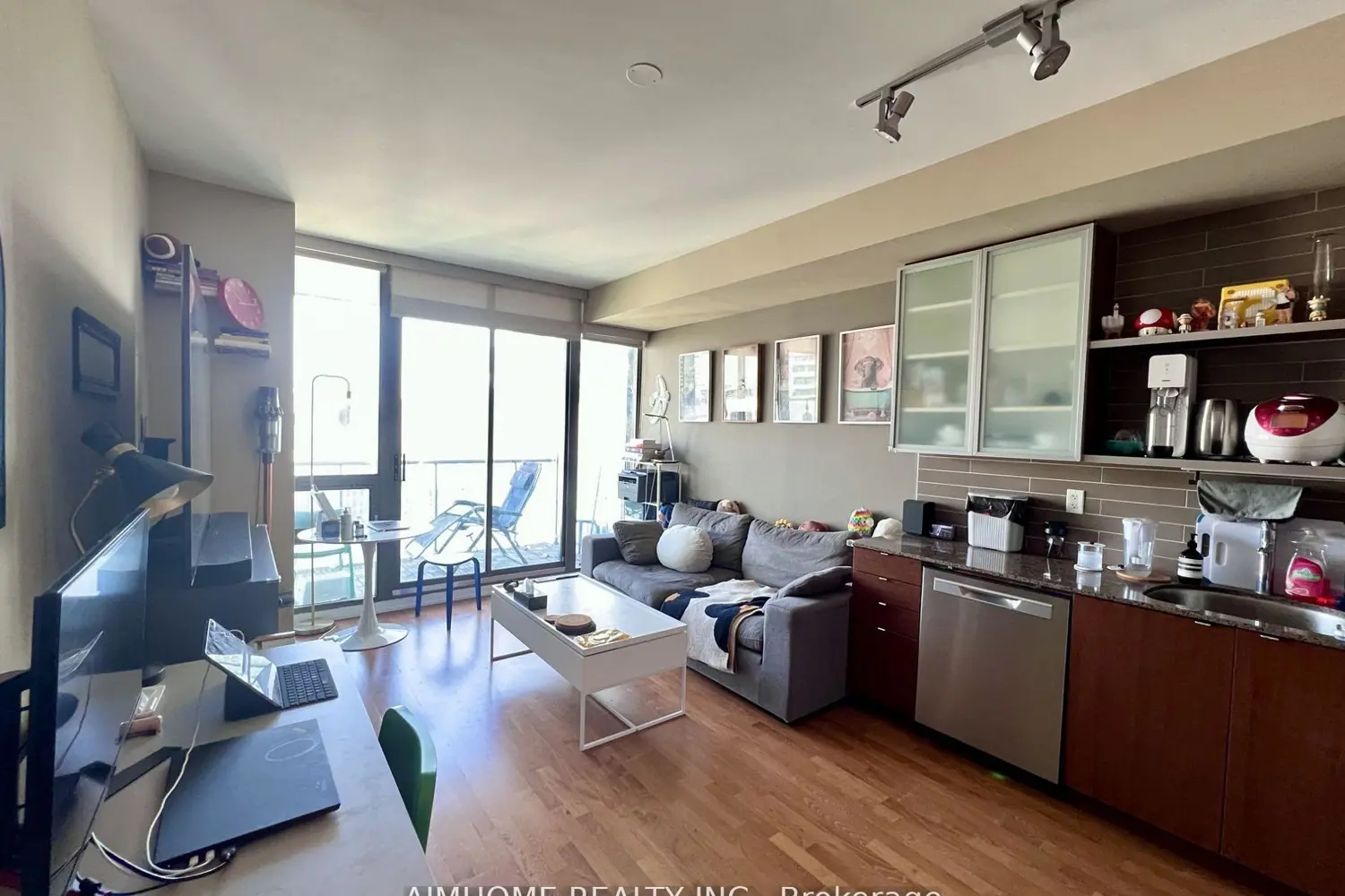 33 Lombard Street 2505 photo 3