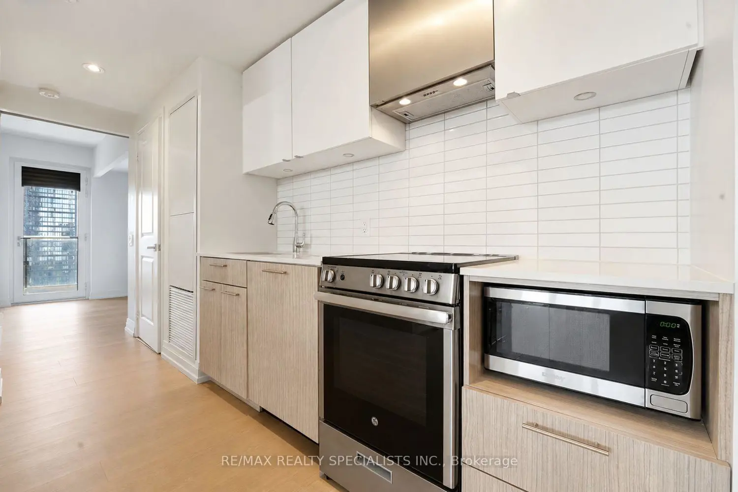 251 Jarvis Street 3210 photo 4