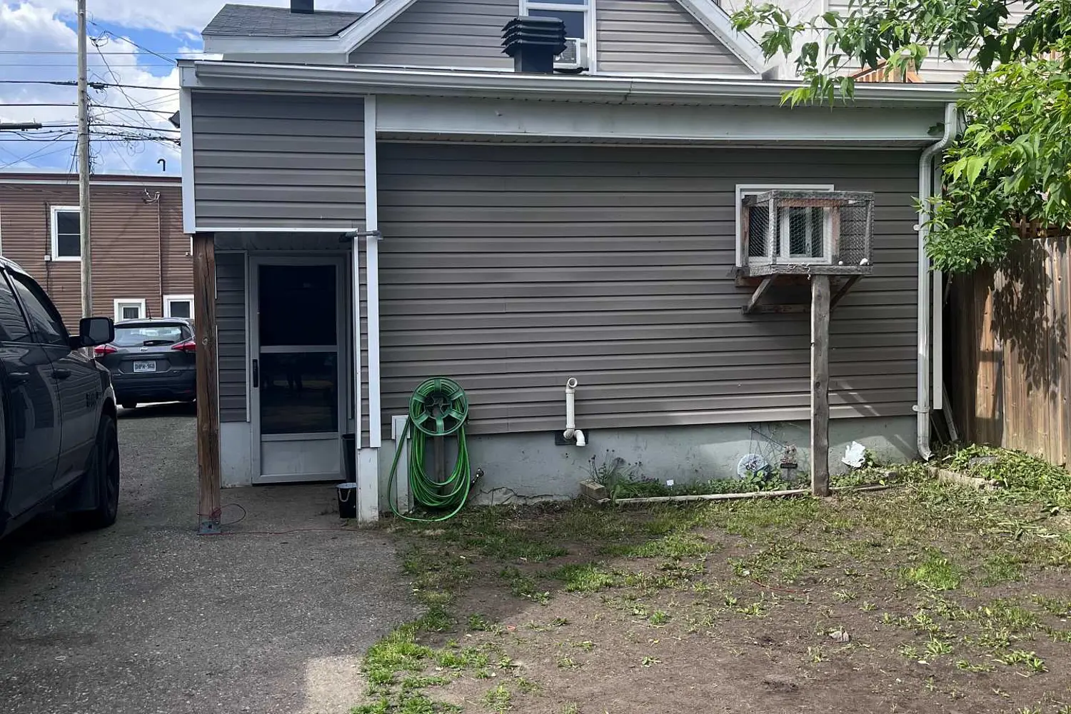 247 Kirby Avenue photo 2
