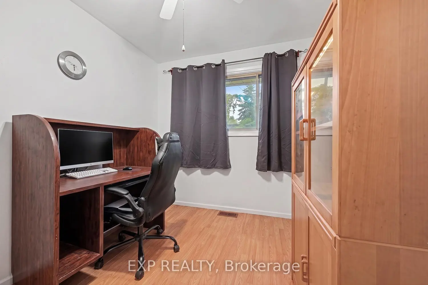 685 Crystal Street photo 3