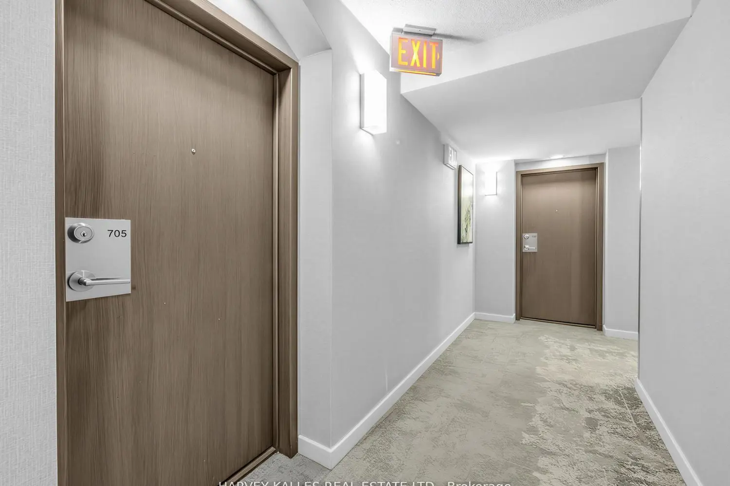 10 Yonge Street 705 photo 2