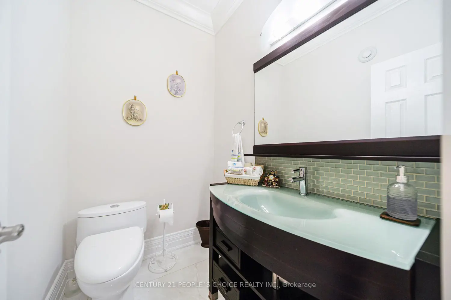 915 Gaslight Way photo 4