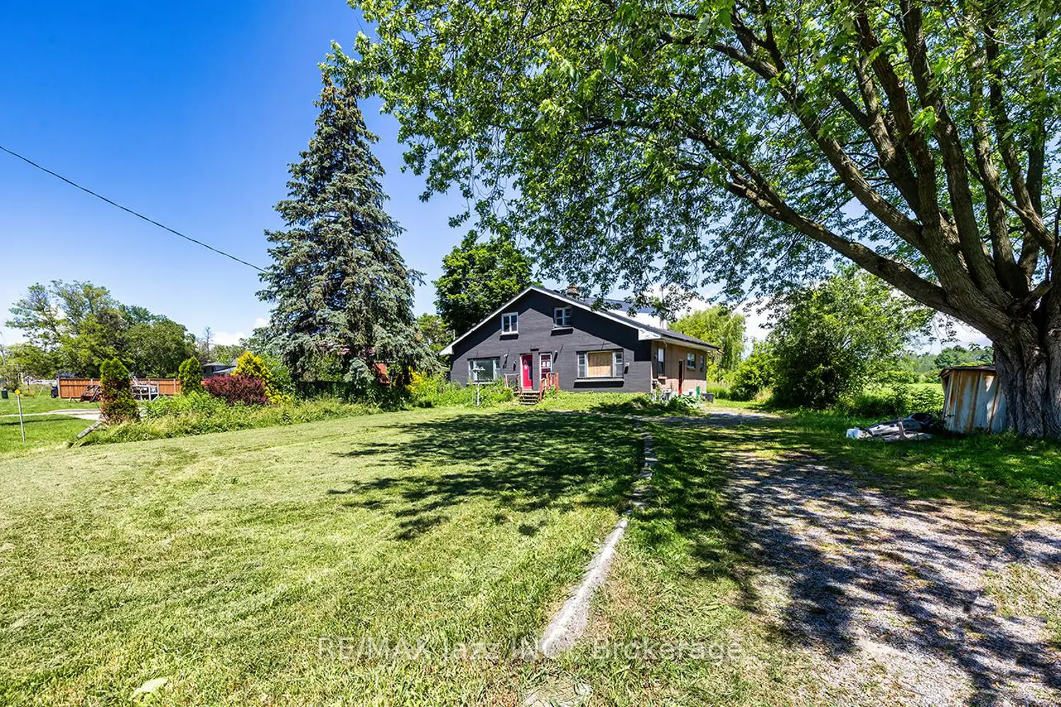 2216 Highway 2 photo 2