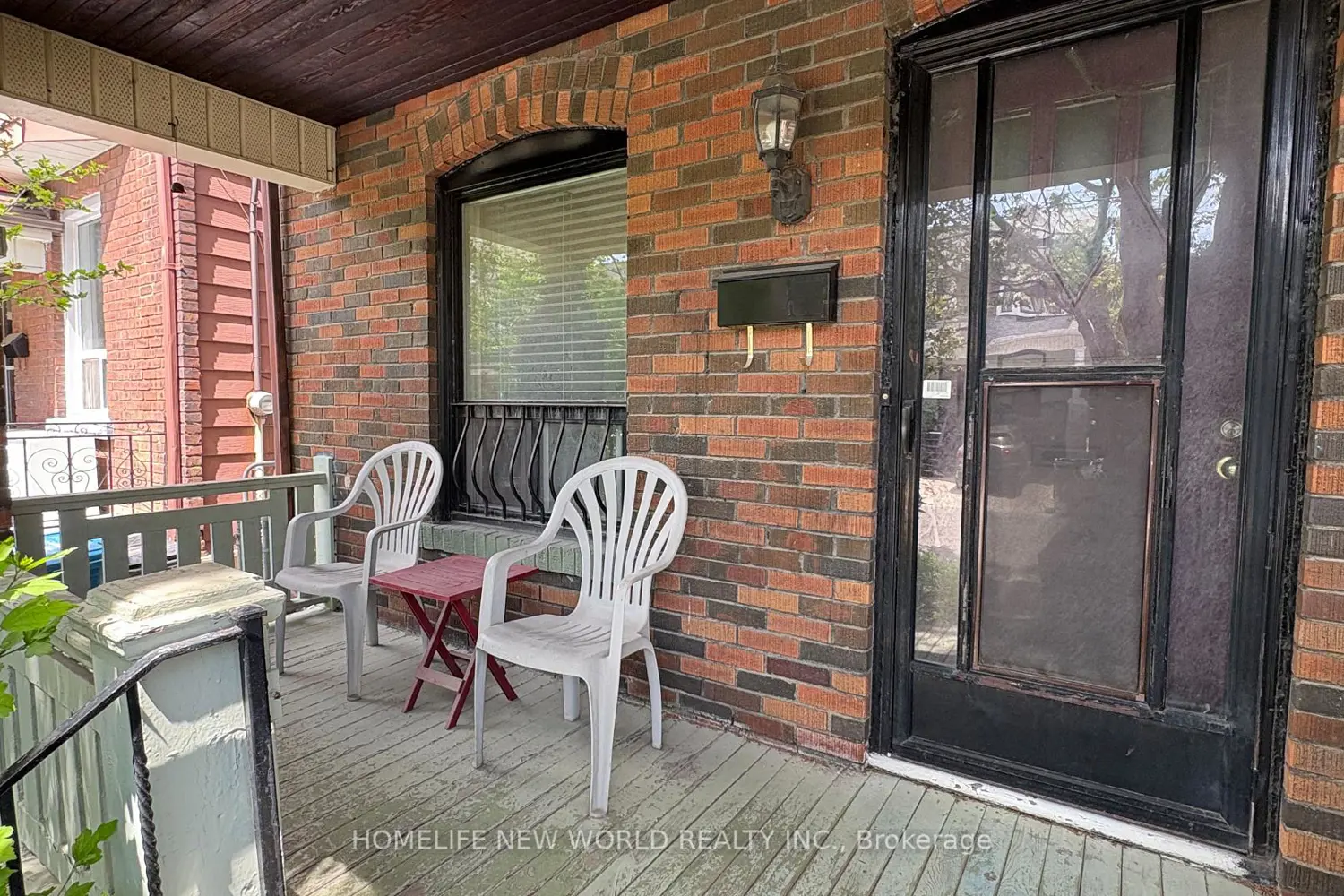 8 Burnfield Avenue photo 3