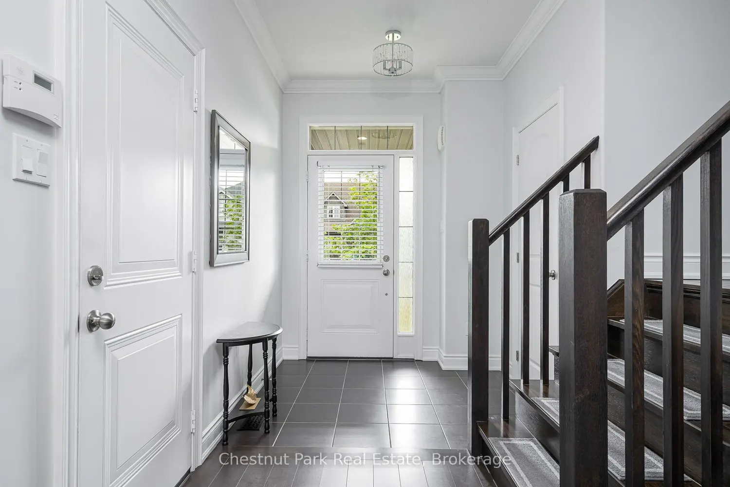 89 Garbutt Crescent photo 3