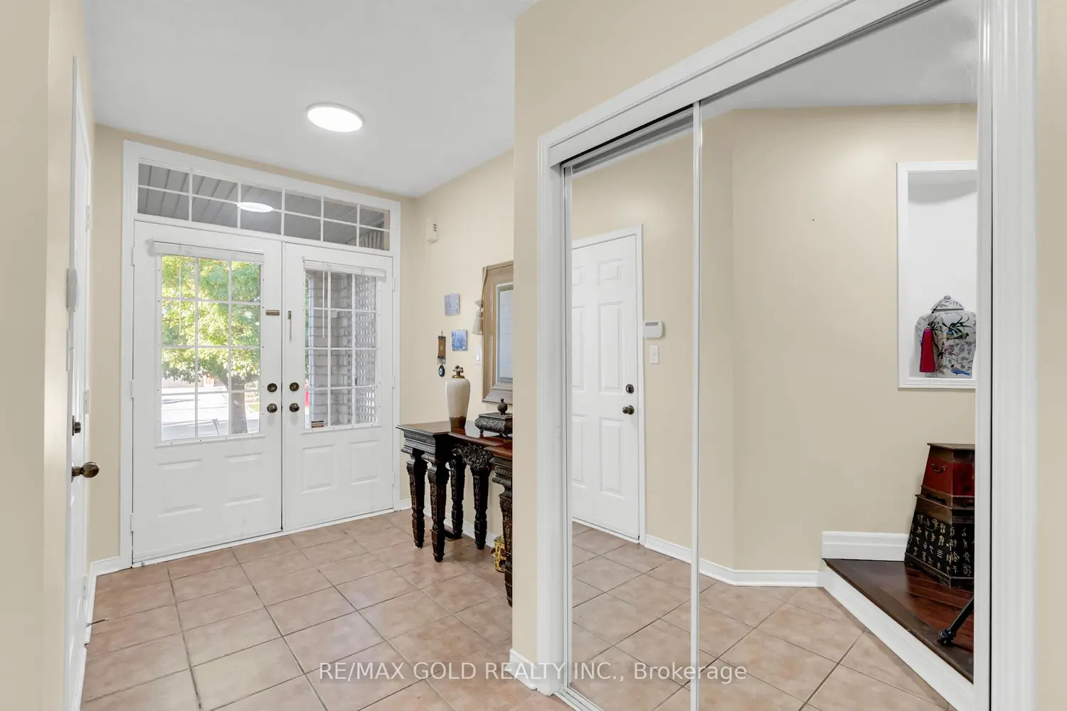5872 Yachtsman Crossing Boulevard photo 3