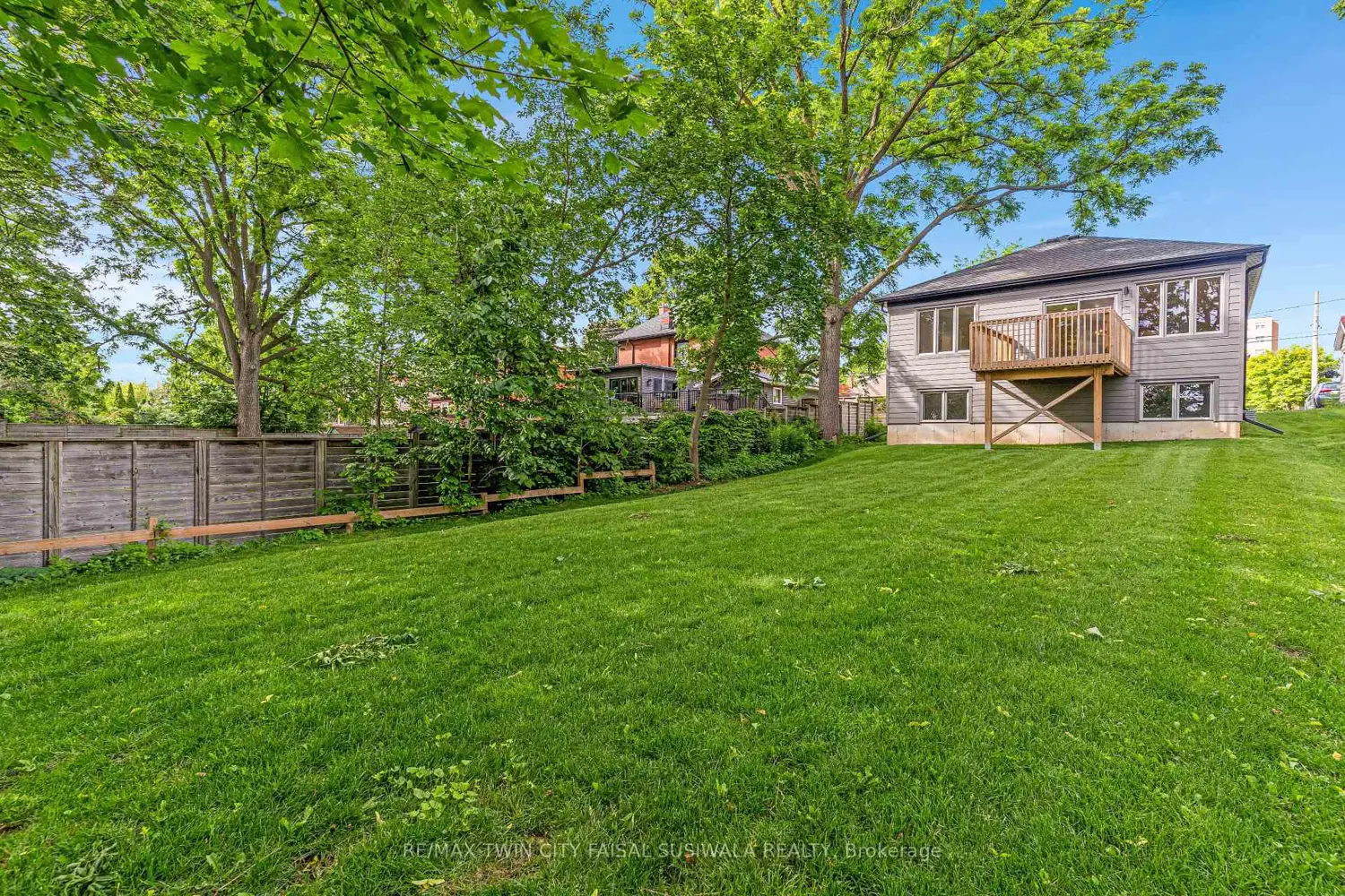 1188 Queenston Road photo 3