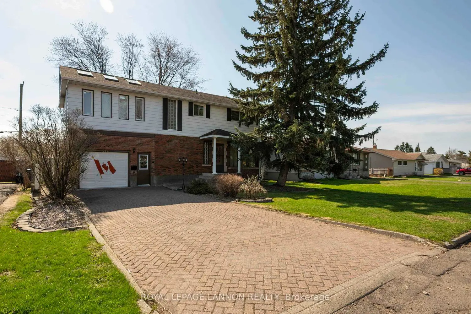 231 Alder Avenue photo 2