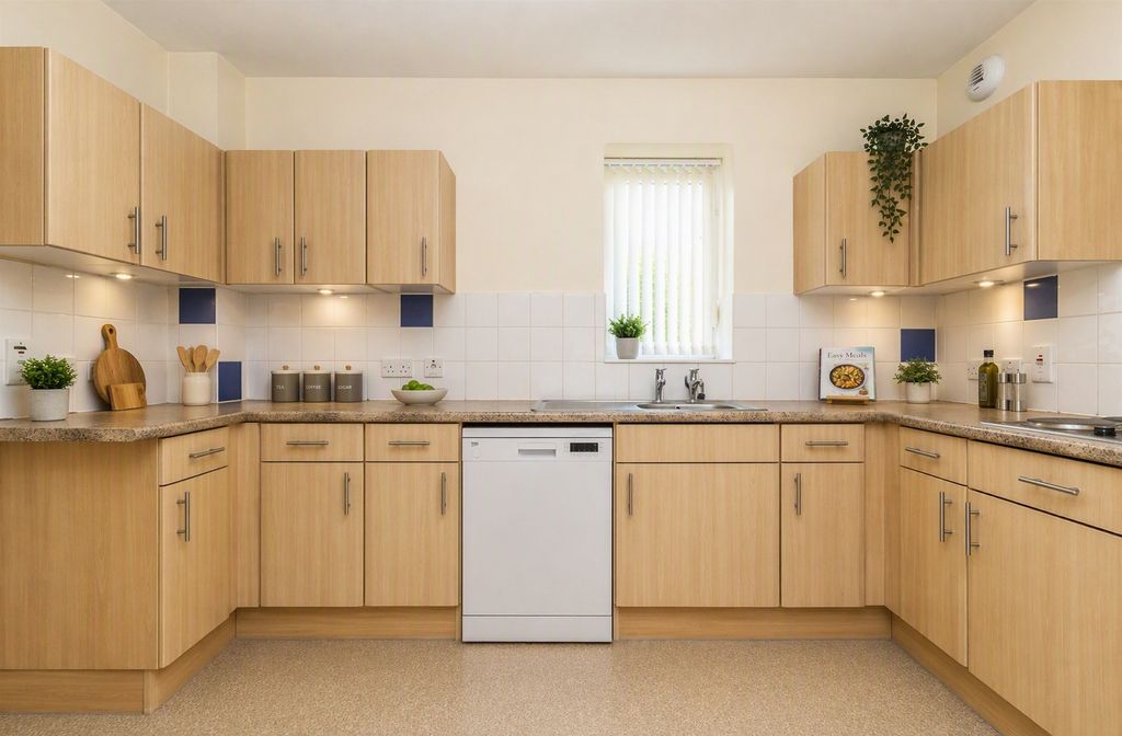 2 bed flat for saleHartfields, Hartlepool TS26 photo 5