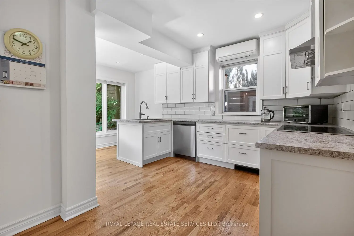 42 Humbercrest Boulevard photo 3