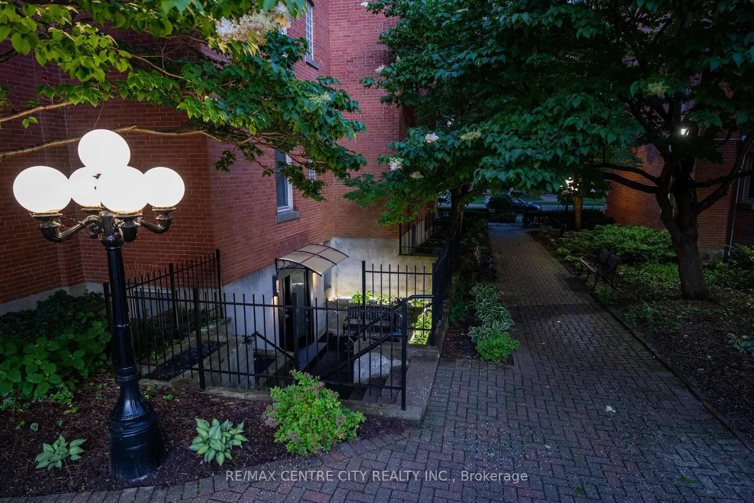 280 Queens Avenue 1