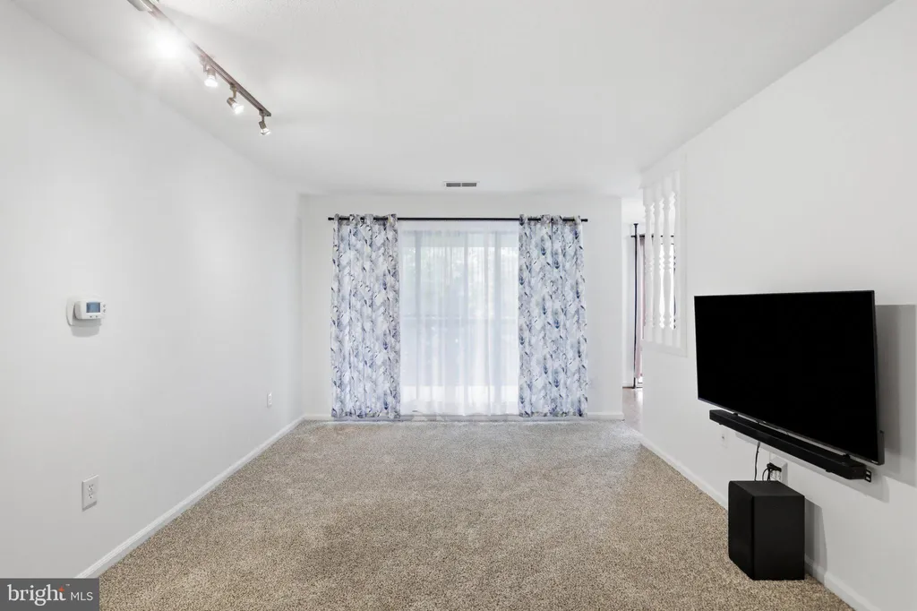 1014 Brinker Drive Unit 302, Hagerstown, MD 21740 photo 5