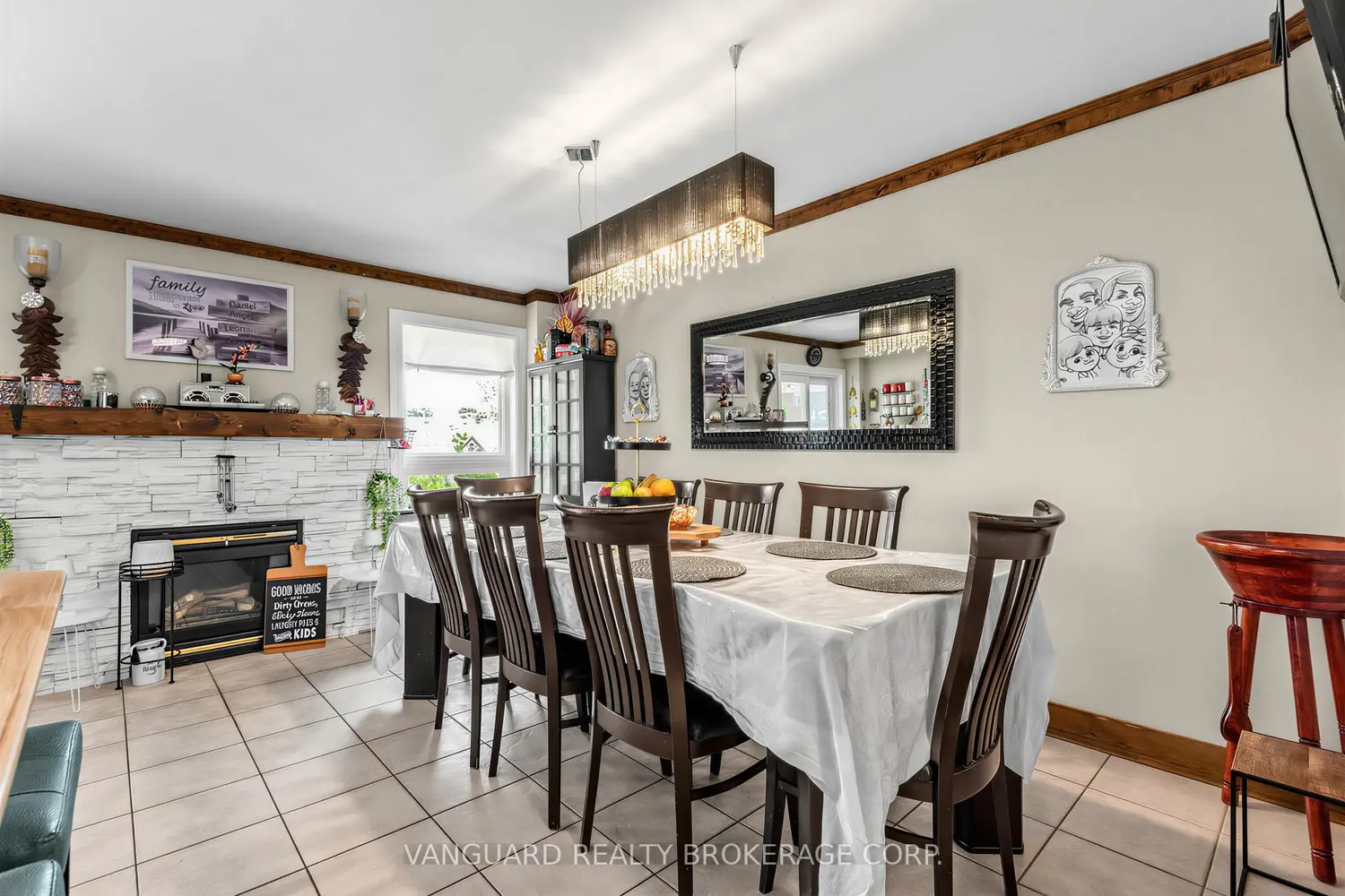 111 Grapevine Road photo 5