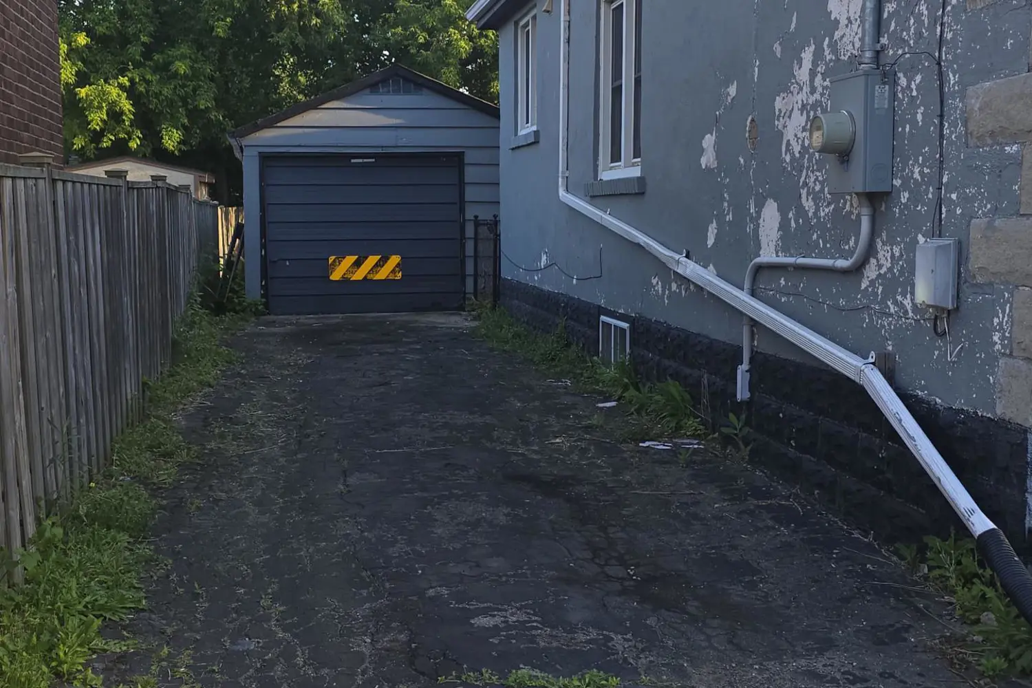536 Queensdale Avenue photo 2