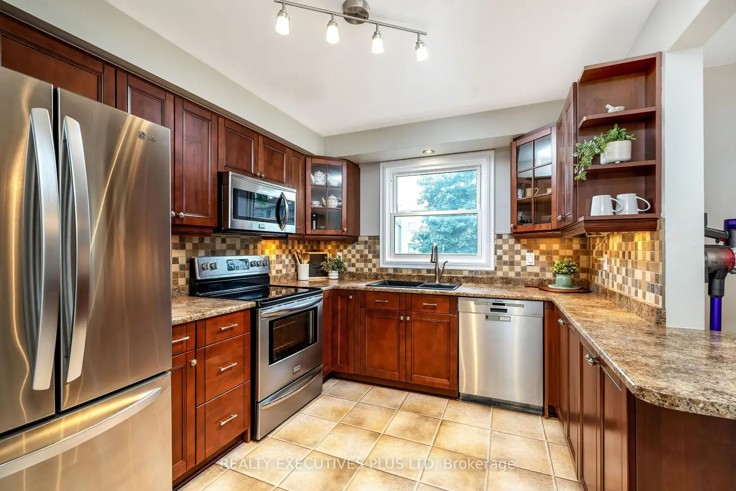 5878 Montevideo Road 33