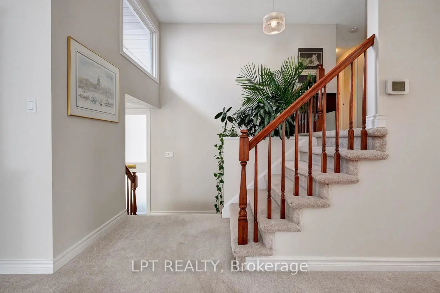 1772 Dunkirk Crescent photo 4