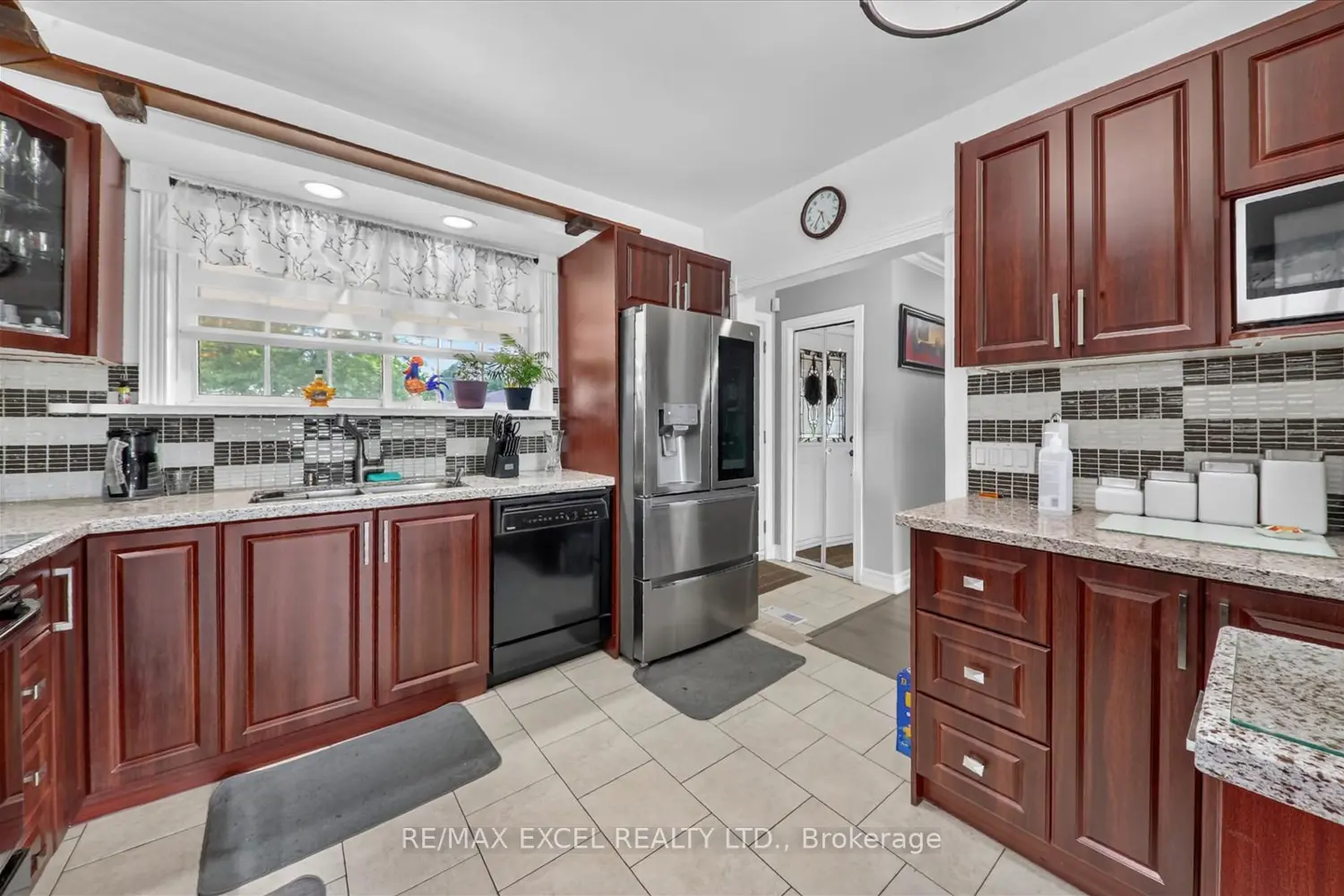 62 Sundance Crescent photo 4