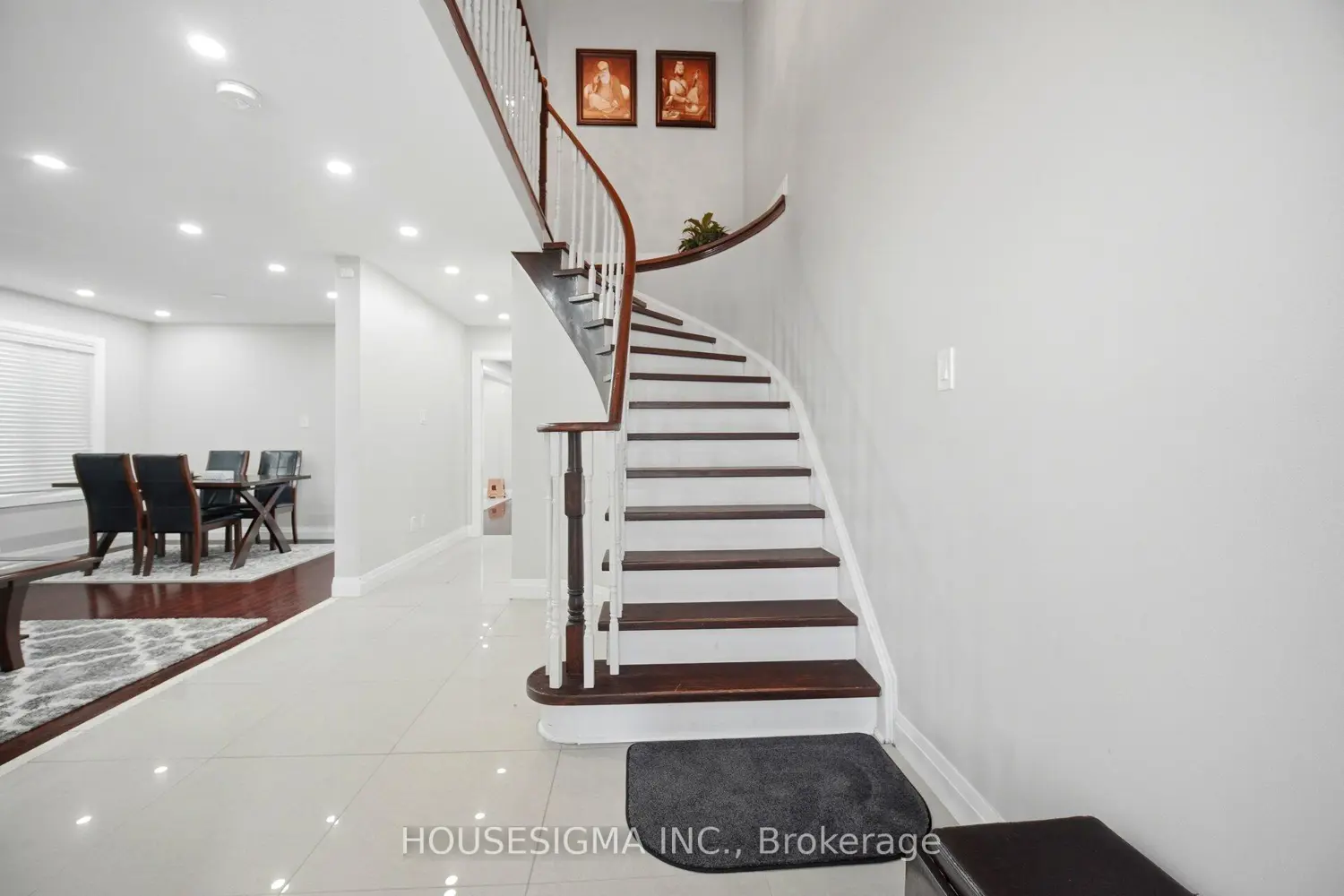 62 Ravenscliffe Court photo 3