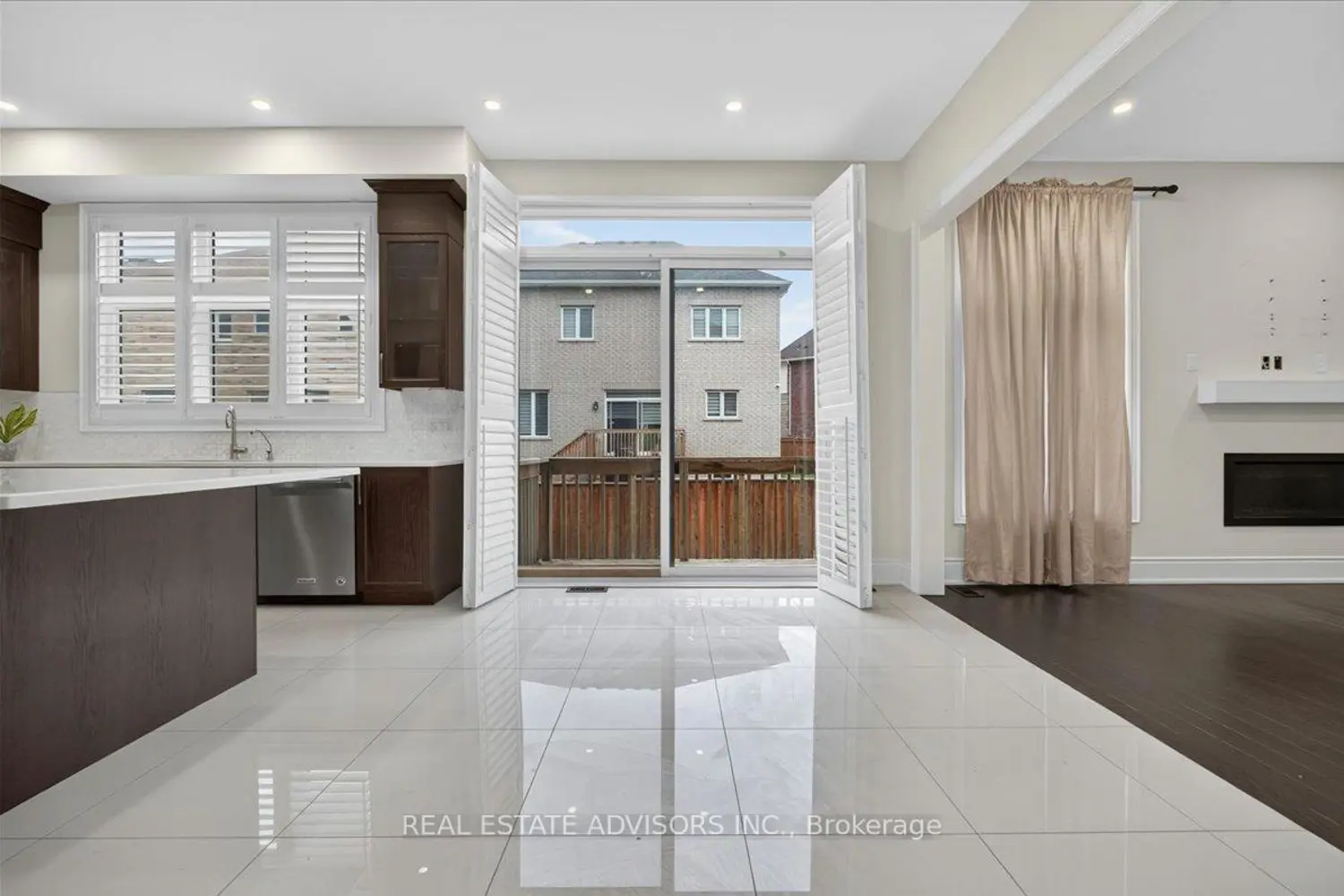 52 Daisy Meadow Crescent photo 5