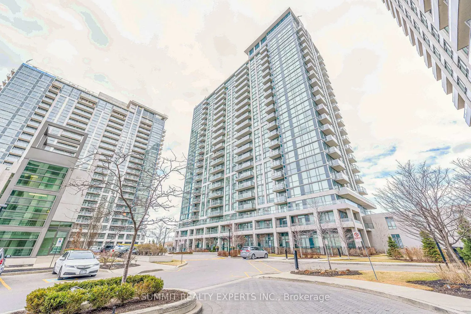 339 Rathburn Road 1211 photo 4