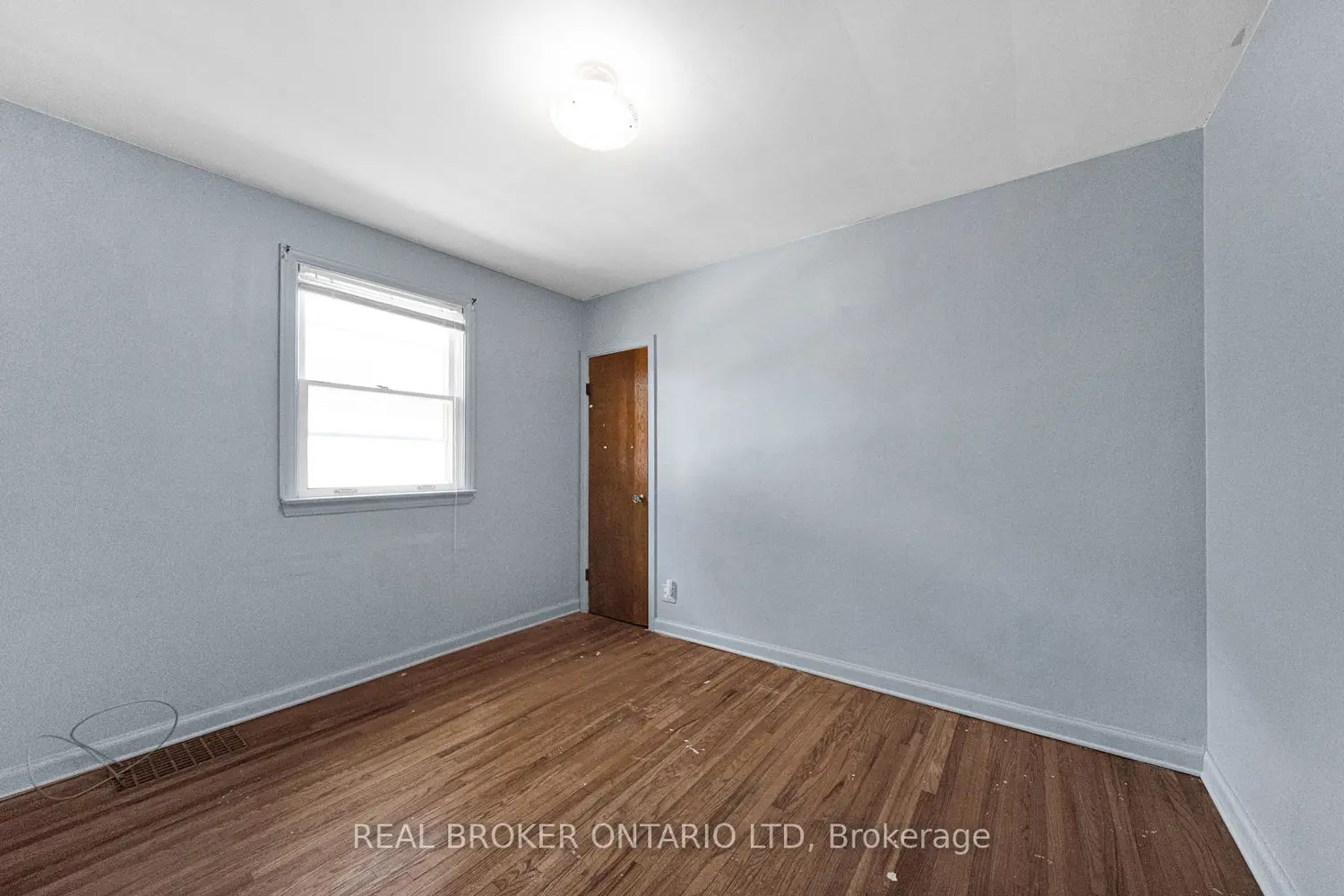 1624 Leonard Street photo 2