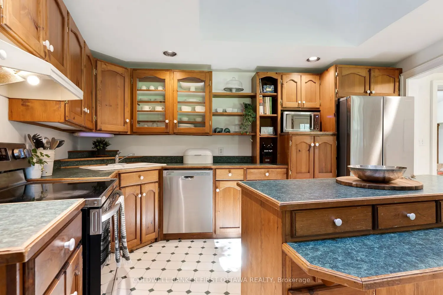 1358 Rideau Ferry Road photo 5