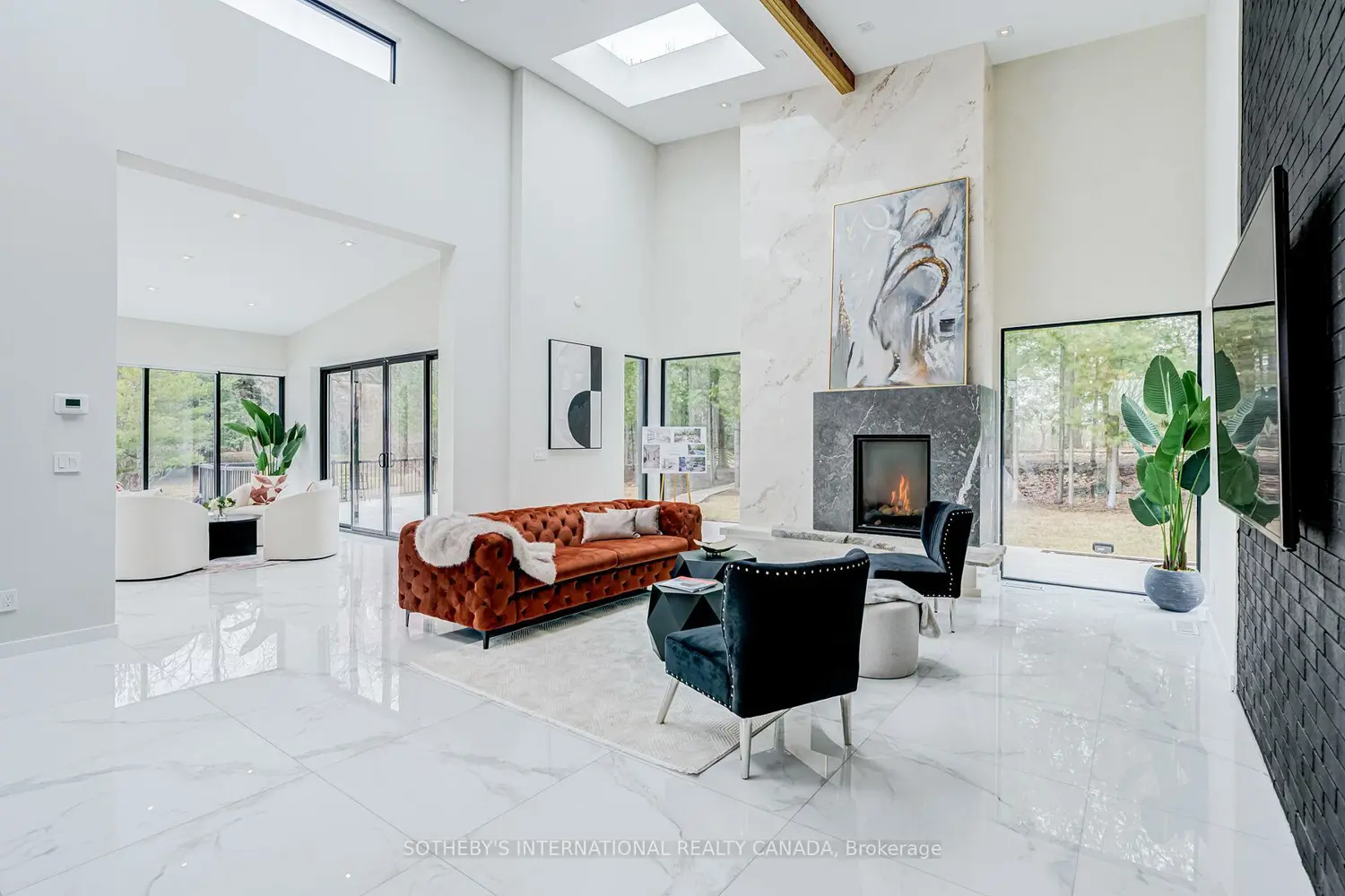 4599 Langstaff Road photo 3