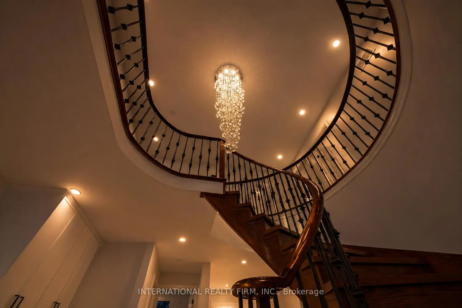 60 Major William Sharpe Drive photo 2