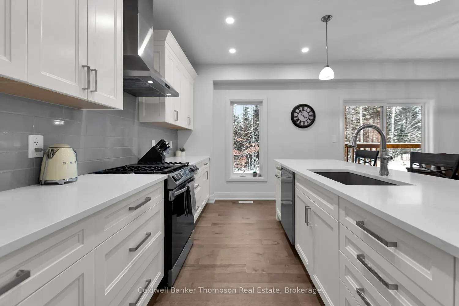 25 Eaglecrest Avenue photo 2