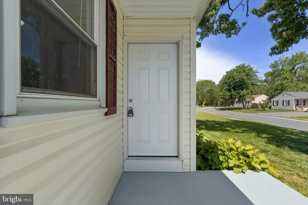 121 Robinson Dr, New Castle, DE 19720 photo 2