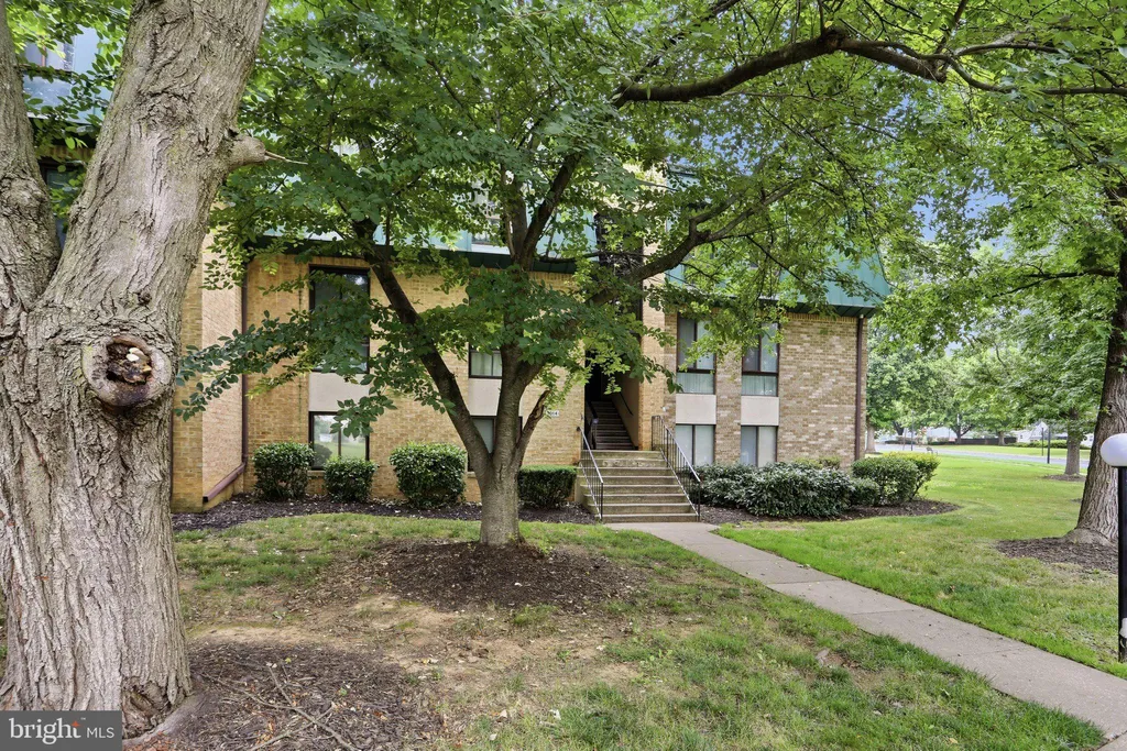1014 Brinker Drive Unit 302, Hagerstown, MD 21740 photo 2