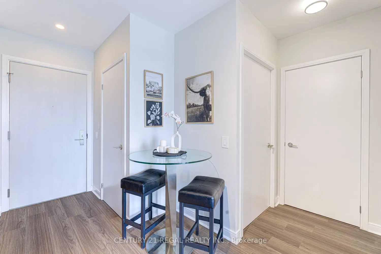 30 Samuel Wood Way 412 photo 4