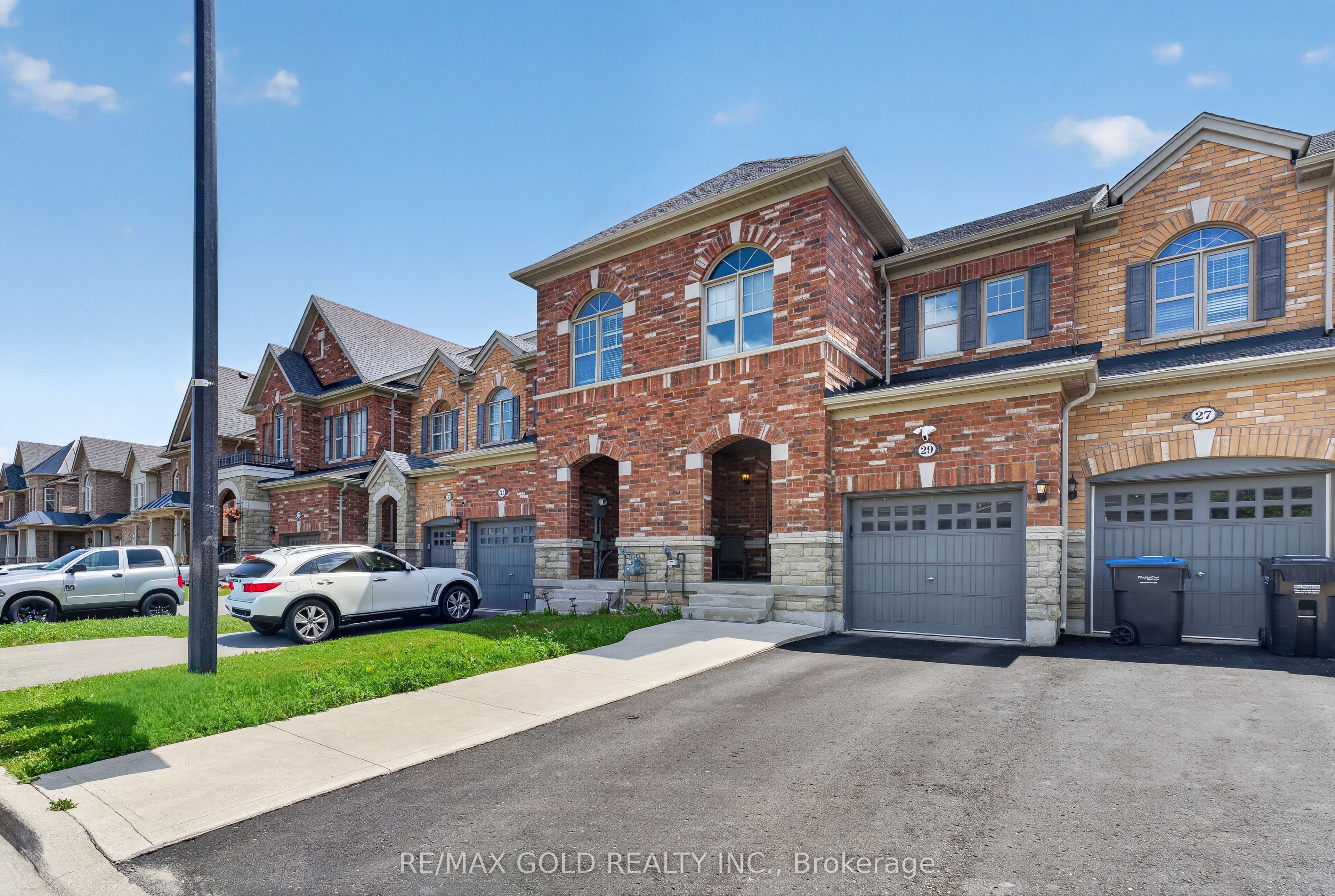 29 Rangemore Road E, Brampton, ON, L7A 4V7 photo 3