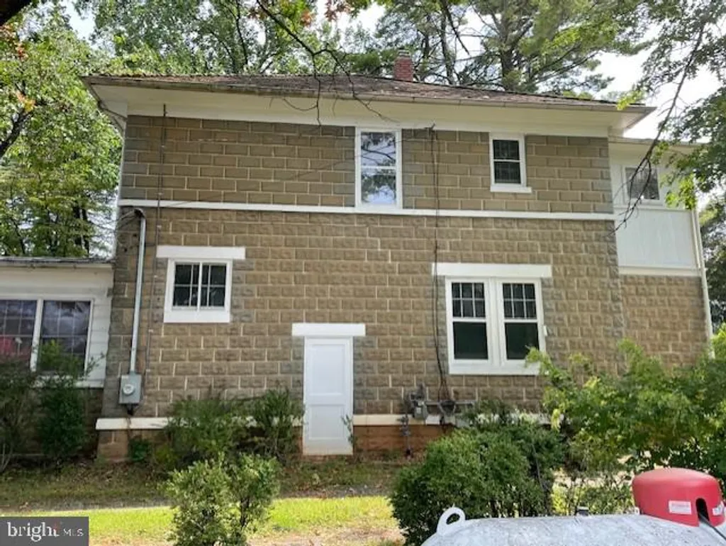 16850 Oakmont Avenue, Gaithersburg, MD 20877