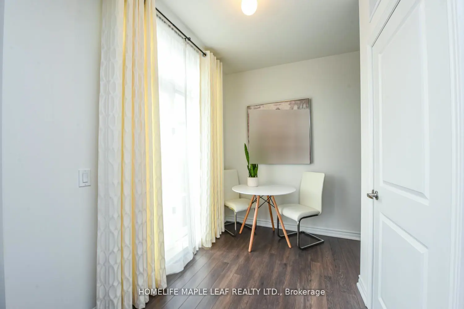 30 Halliford Place 215 photo 3