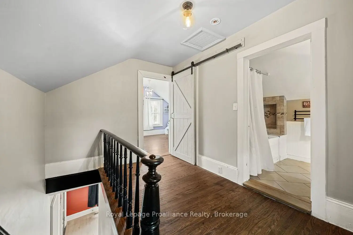 2574 Springbrook Road photo 4